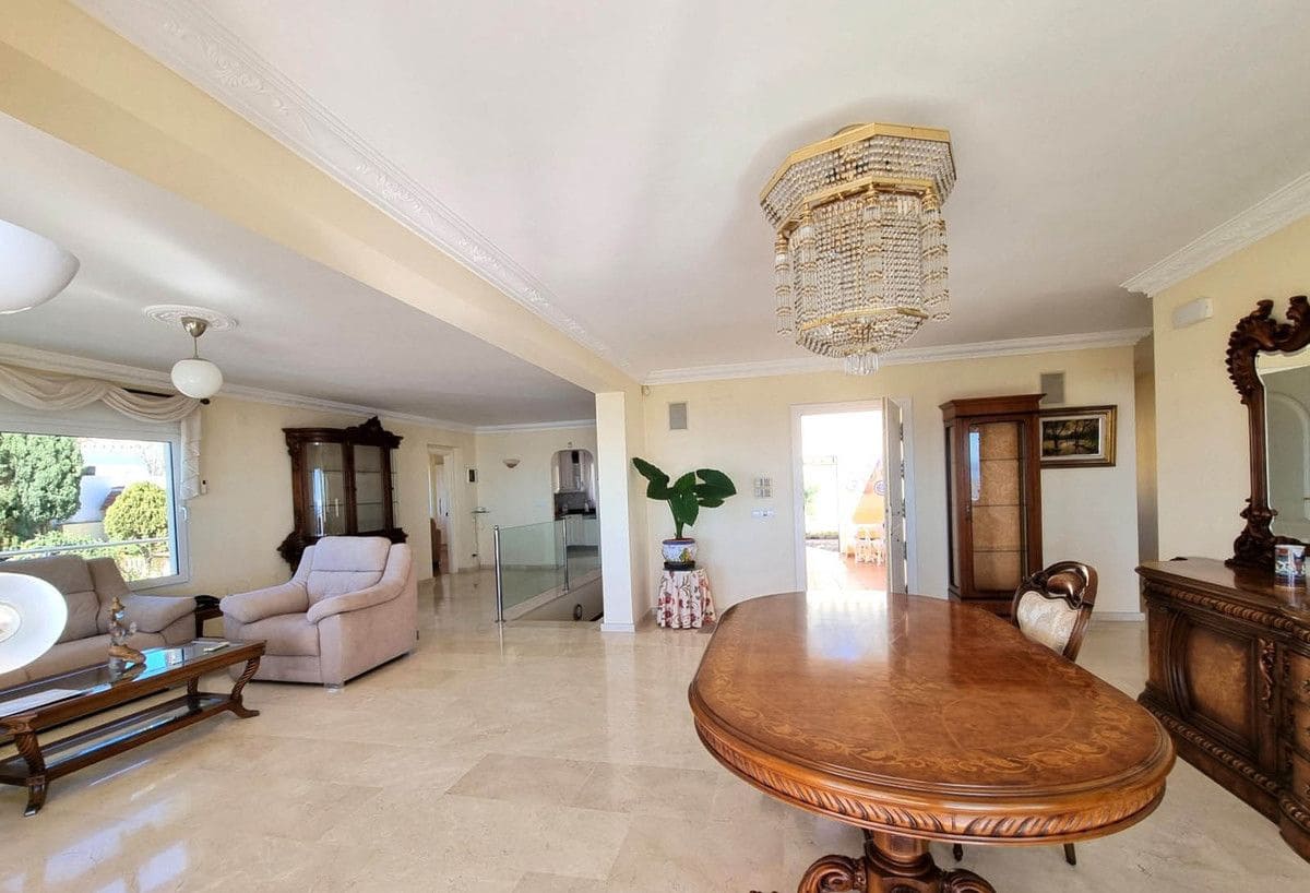 5 chambre Villa/Maison à vendre à Benalmadena avec piscine garage - 1 890 000 € (Ref: 9634983)