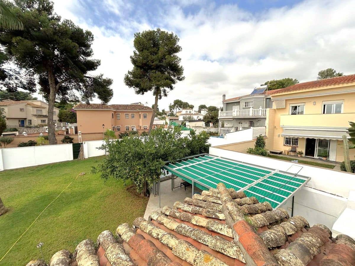 5 soverom Villa til salgs i Mijas med svømmebasseng garasje - € 700 000 (Ref: 9634984)