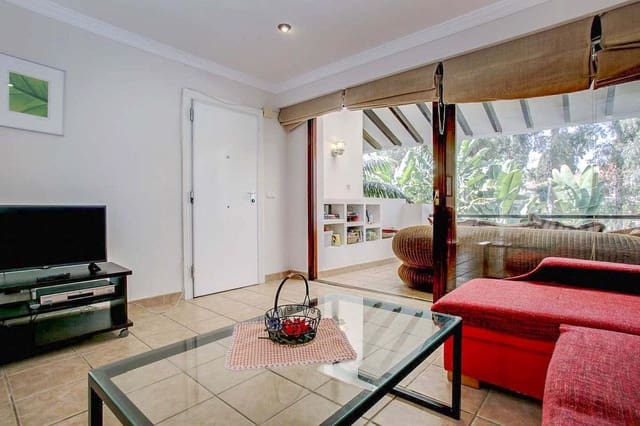 2 bedroom Beach Apartment for sale in Aloha Golf, Marbella with pool garage - € 485,000 (Ref: 9634986)