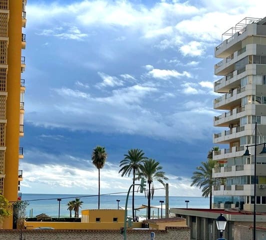 Apartamento Playa de 3 habitaciones en Las Gaviotas  - Carvajal, Fuengirola en venta con garaje - 430.000 € (Ref: 9634987)