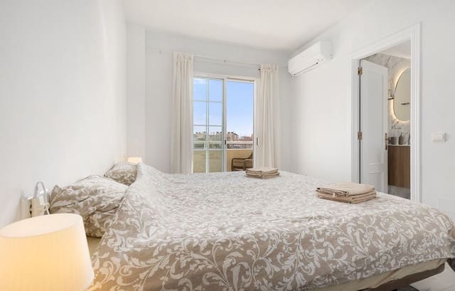 3 sypialnia Apartament przy plaży na sprzedaż w Torremolinos z basenem garażem - 480 000 € (Ref: 9634988)