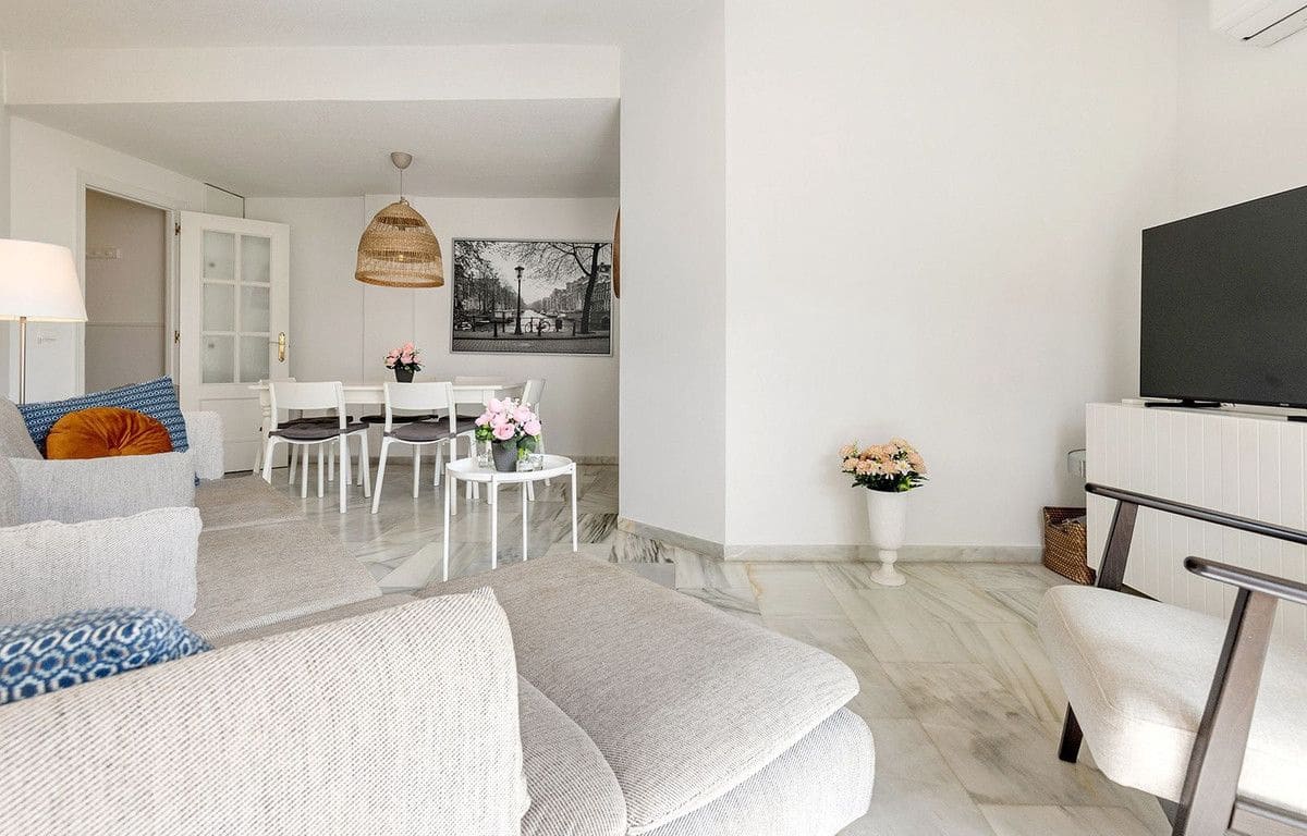 3 soveværelse Strandlejlighed til salg i Torremolinos med swimmingpool garage - € 480.000 (Ref: 9634988)