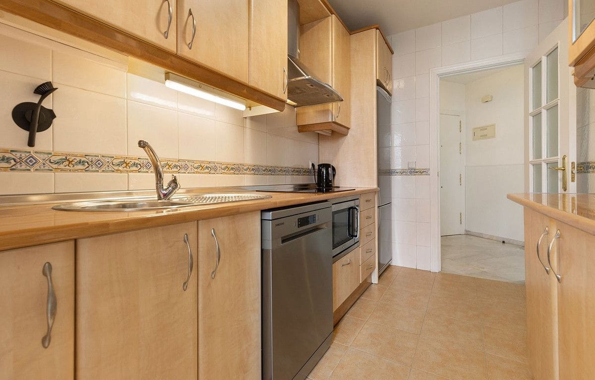 3 soveværelse Strandlejlighed til salg i Torremolinos med swimmingpool garage - € 480.000 (Ref: 9634988)