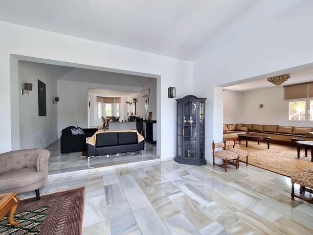 Chalet de 3 habitaciones en Calahonda, Mijas en venta con piscina garaje - 1.200.000 € (Ref: 9634989)