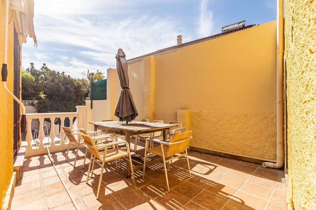 2 sypialnia Willa na sprzedaż w Fuengirola z basenem garażem - 469 000 € (Ref: 9634991)