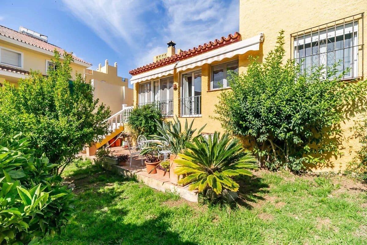 2 sypialnia Willa na sprzedaż w Fuengirola z basenem garażem - 469 000 € (Ref: 9634991)