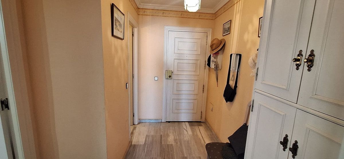 2 bedroom Apartment for sale in Fuengirola - € 360,000 (Ref: 9650362)