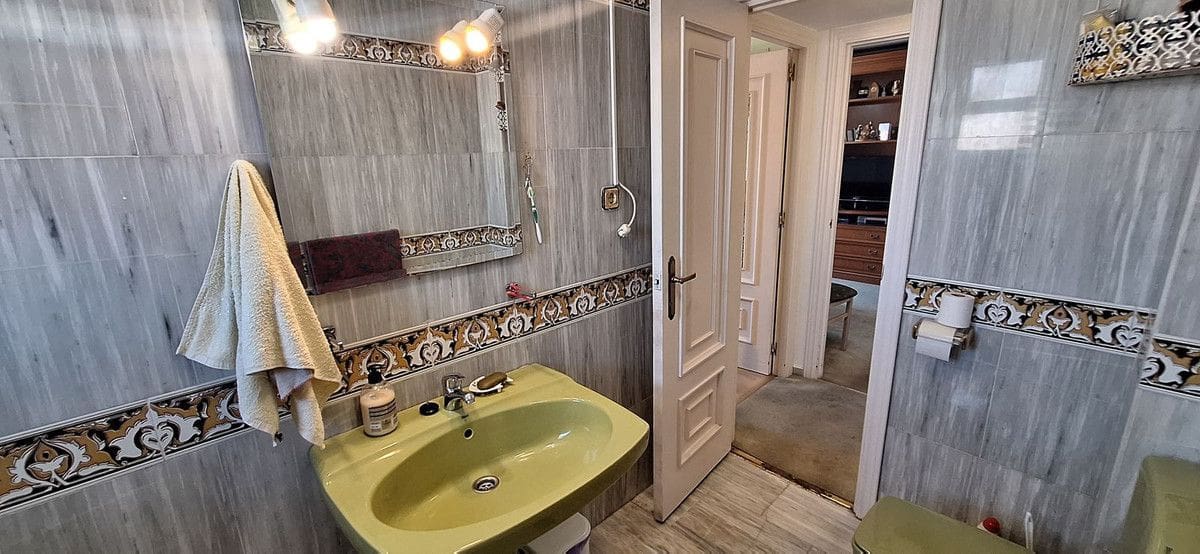 2 bedroom Apartment for sale in Fuengirola - € 360,000 (Ref: 9650362)