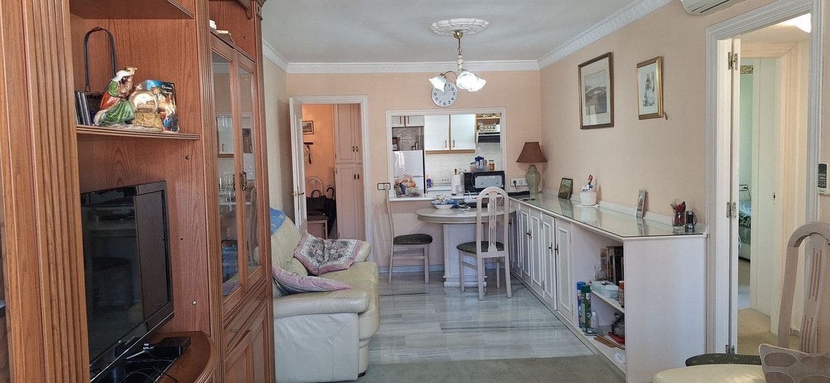 2 bedroom Apartment for sale in Fuengirola - € 360,000 (Ref: 9650362)