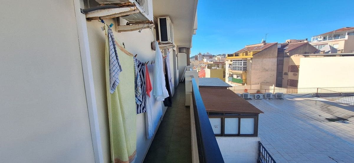 2 bedroom Apartment for sale in Fuengirola - € 360,000 (Ref: 9650362)