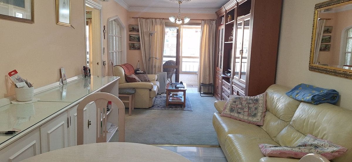 2 bedroom Apartment for sale in Fuengirola - € 360,000 (Ref: 9650362)