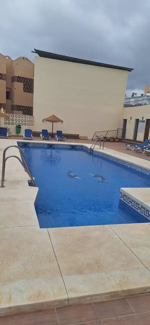 2 bedroom Apartment for sale in Fuengirola with pool garage - € 325,000 (Ref: 9650362)