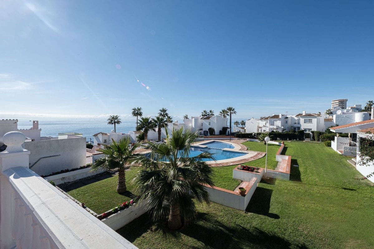 3 camera da letto Villetta Bifamiliare in vendita in Mijas con piscina garage - 649.000 € (Rif: 9650363)