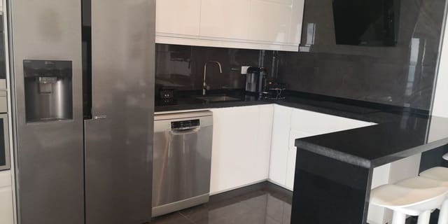 2 Zimmer Strandapartment zu verkaufen in Las Gaviotas  - Carvajal, Fuengirola mit Garage - 650.000 € (Ref: 9673636)
