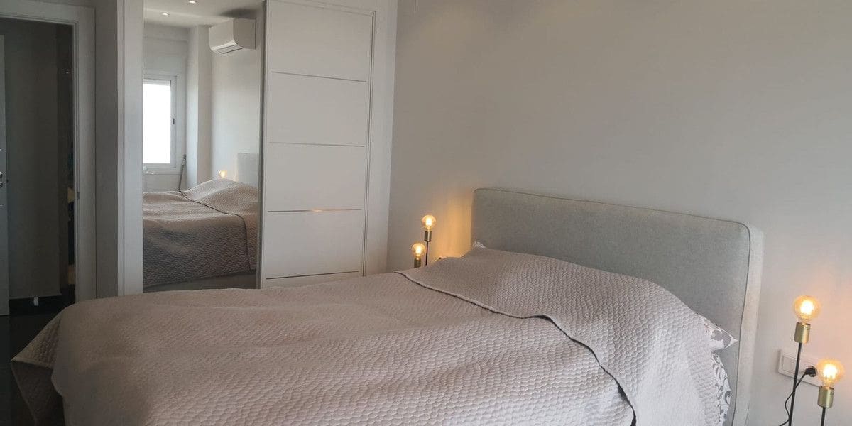 2 bedroom Beach Apartment for sale in Fuengirola with garage - € 650,000 (Ref: 9673636)