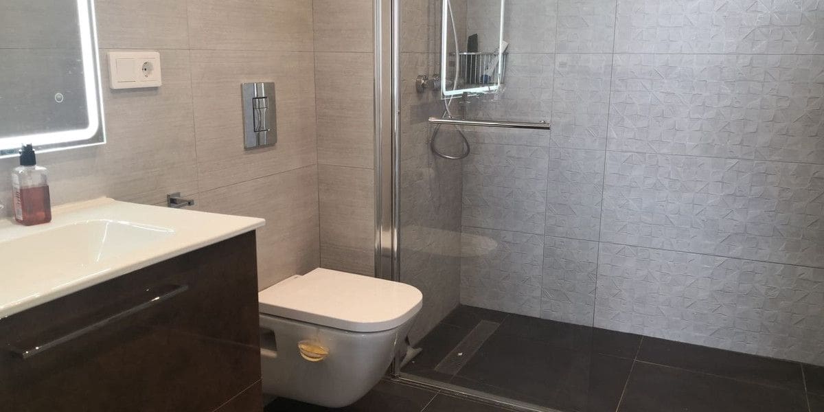 2 bedroom Beach Apartment for sale in Fuengirola with garage - € 650,000 (Ref: 9673636)