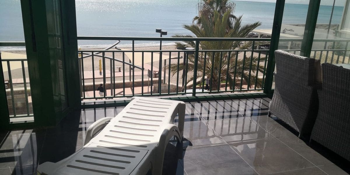 2 bedroom Beach Apartment for sale in Fuengirola with garage - € 650,000 (Ref: 9673636)