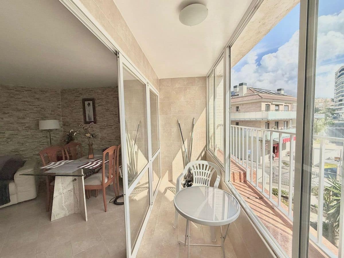 3 sypialnia Apartament przy plaży na sprzedaż w Fuengirola z basenem garażem - 279 000 € (Ref: 9688670)