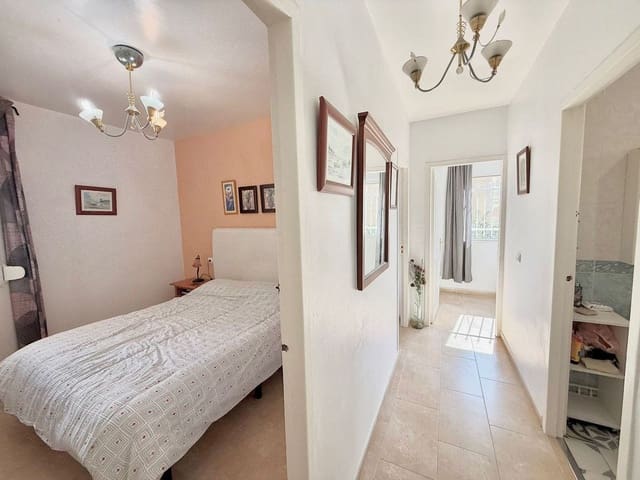 3 sypialnia Apartament przy plaży na sprzedaż w Centro ciudad, Fuengirola z basenem garażem - 279 000 € (Ref: 9688670)