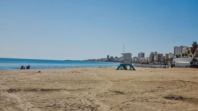 1 soverom Leilighet til salgs i Las Gaviotas  - Carvajal, Fuengirola med svømmebasseng - € 252 500 (Ref: 9688671)