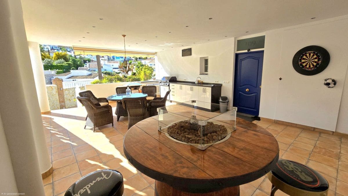 4 makuuhuone Huvila myytävänä paikassa Mijas mukana uima-altaan 
autotalli - 995 000 € (Ref: 9688680)