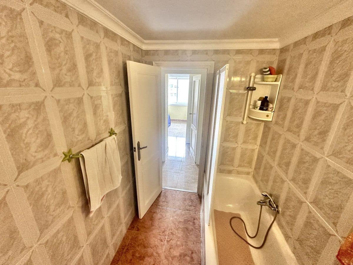 3 bedroom Beach Apartment for sale in Fuengirola with pool - € 370,000 (Ref: 9688684)