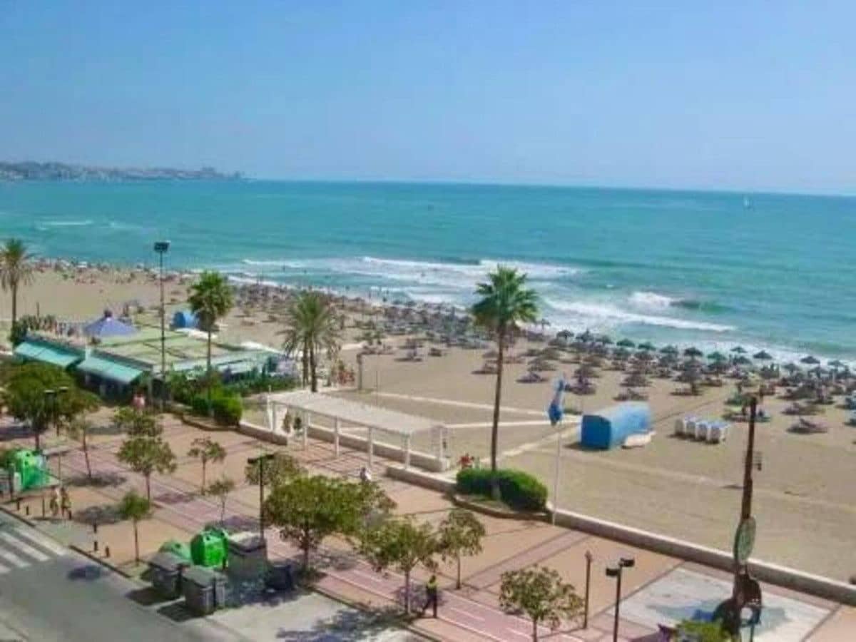 3 bedroom Beach Apartment for sale in Fuengirola with pool - € 370,000 (Ref: 9688684)