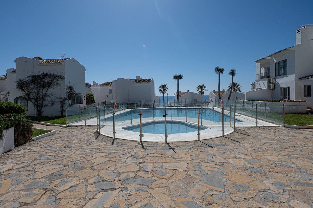 2 bedroom Townhouse for sale in Mijas with pool garage - € 745,000 (Ref: 9688685)