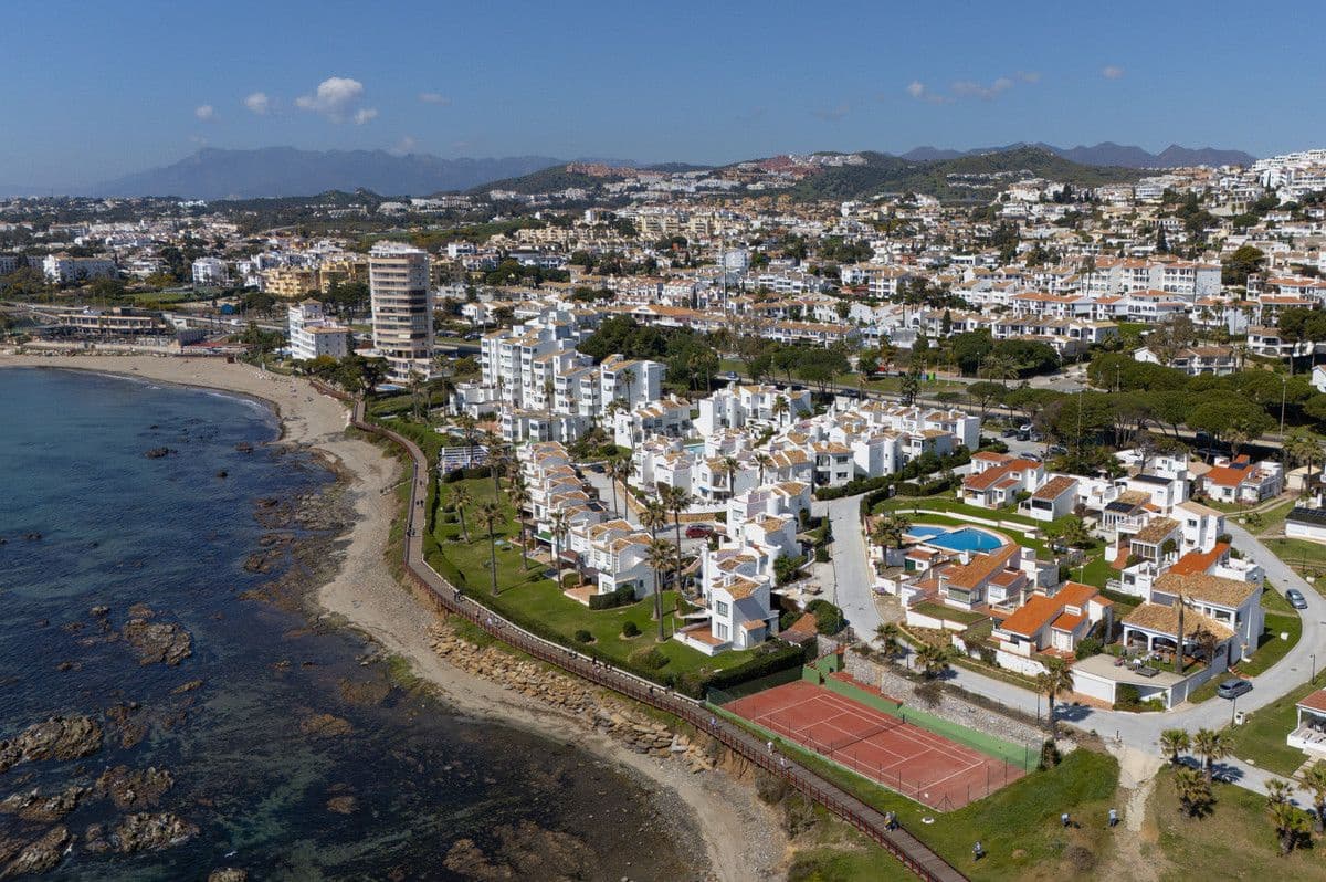 2 bedroom Townhouse for sale in Mijas with pool garage - € 745,000 (Ref: 9688685)