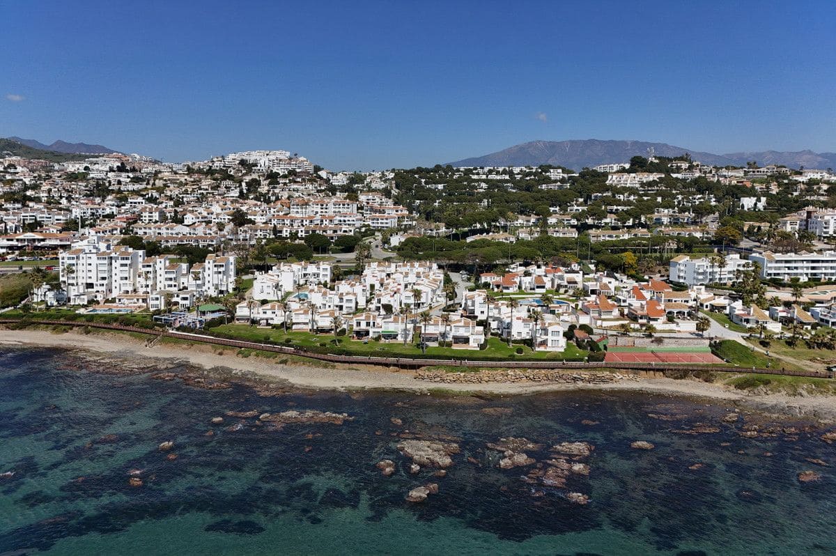 2 bedroom Townhouse for sale in Mijas with pool garage - € 745,000 (Ref: 9688685)