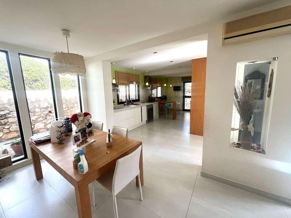 4 soverom Villa til salgs i Mijas med svømmebasseng garasje - € 659 000 (Ref: 9688691)