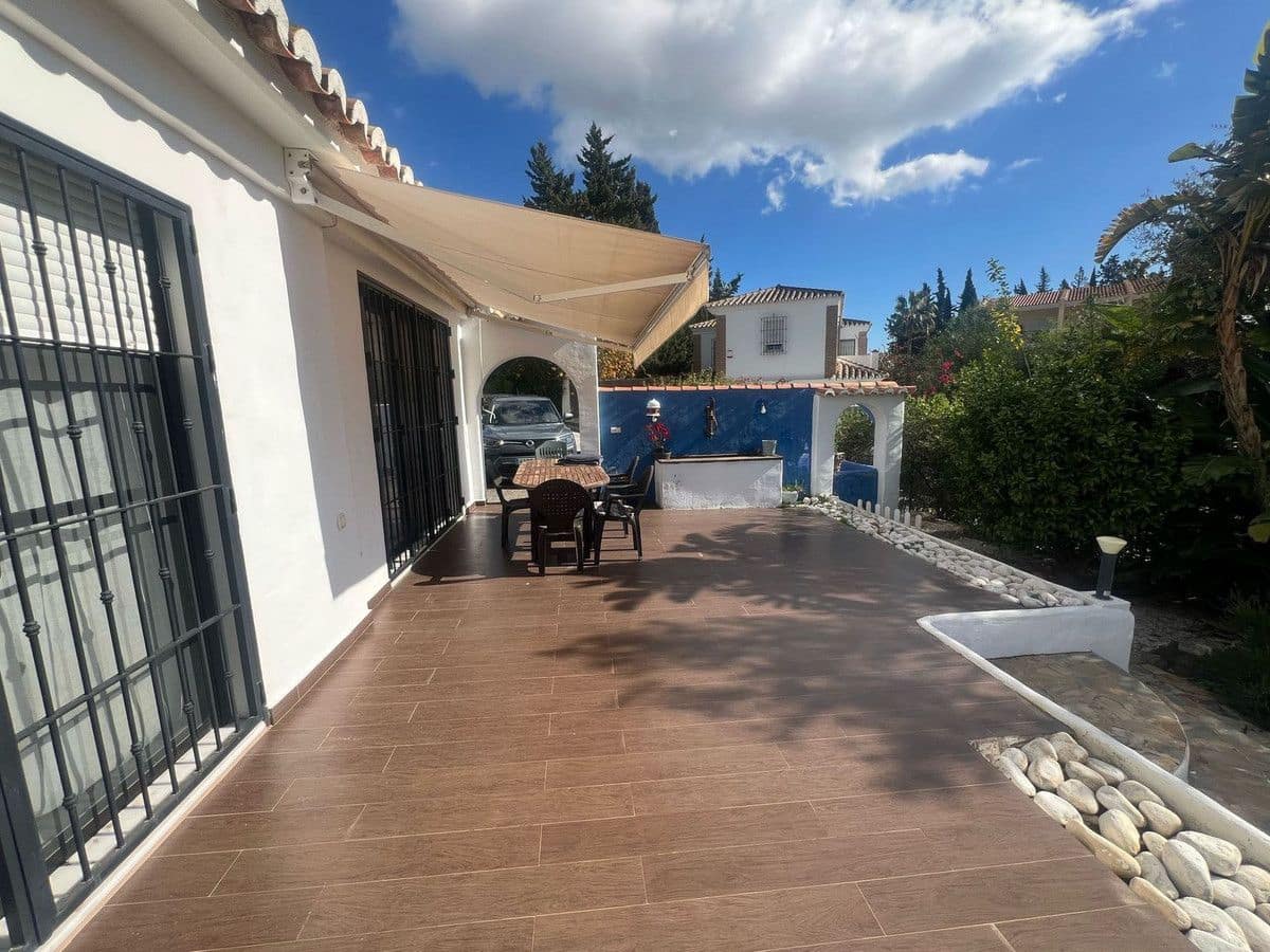 4 soverom Villa til salgs i Mijas med svømmebasseng garasje - € 659 000 (Ref: 9688691)