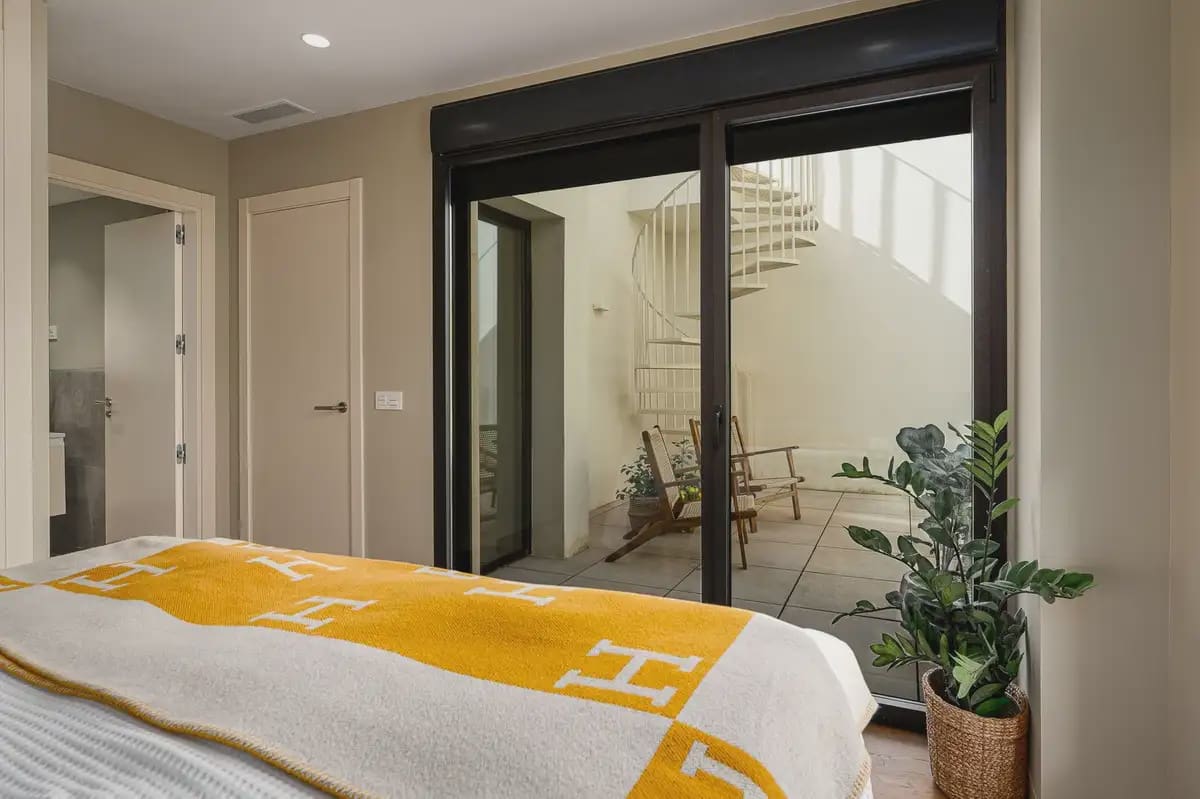 4 soverom Kjedet enebolig til salgs i Mijas med svømmebasseng garasje - € 1 050 000 (Ref: 9688692)