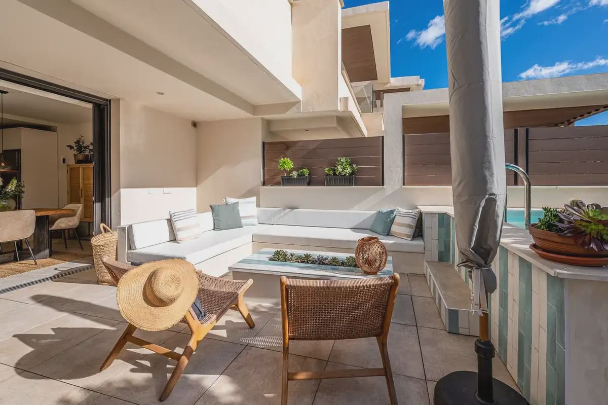 4 soverom Kjedet enebolig til salgs i Mijas med svømmebasseng garasje - € 1 050 000 (Ref: 9688692)