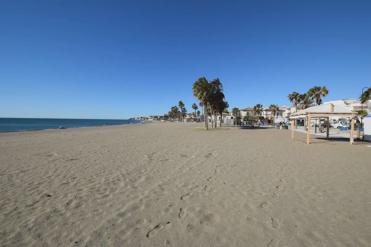 4 soverom Kjedet enebolig til salgs i Mijas med svømmebasseng garasje - € 1 050 000 (Ref: 9688692)