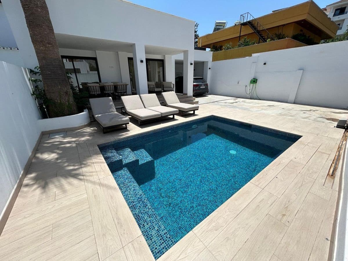 Chalet de 7 habitaciones en Benalmádena en venta con piscina garaje - 1.150.000 € (Ref: 9688693)