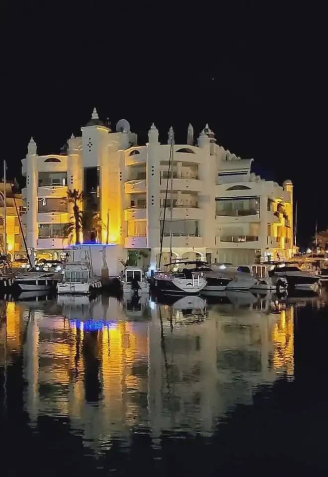 2 soveværelse Lejlighed til salg i Benalmadena med swimmingpool garage - € 699.000 (Ref: 9688700)