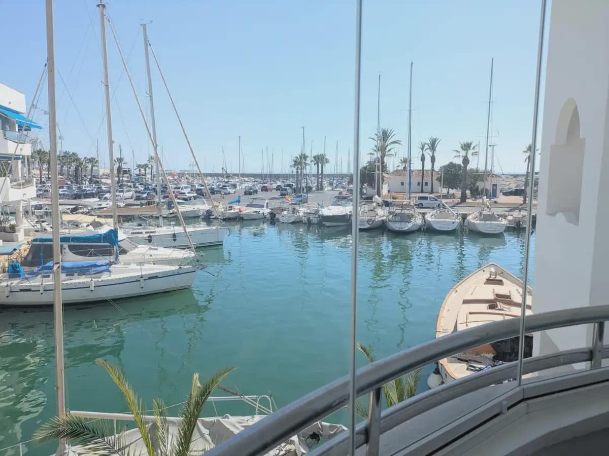 2 soveværelse Lejlighed til salg i Benalmadena med swimmingpool garage - € 699.000 (Ref: 9688700)