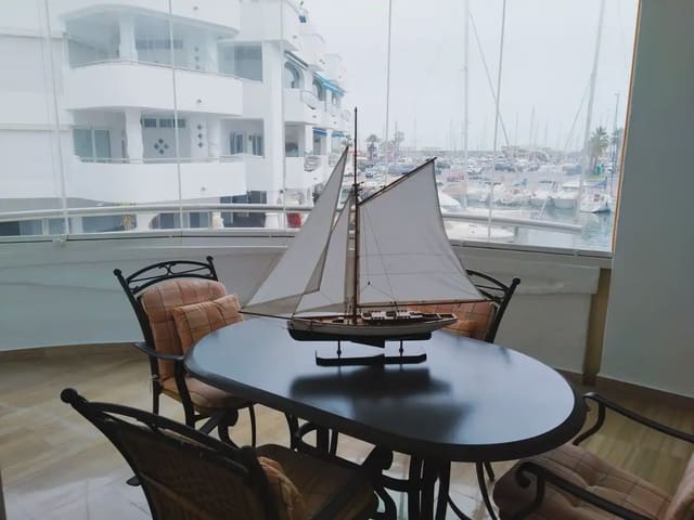 Piso de 2 habitaciones en Arroyo de la Miel, Benalmádena en venta con piscina garaje - 699.000 € (Ref: 9688700)
