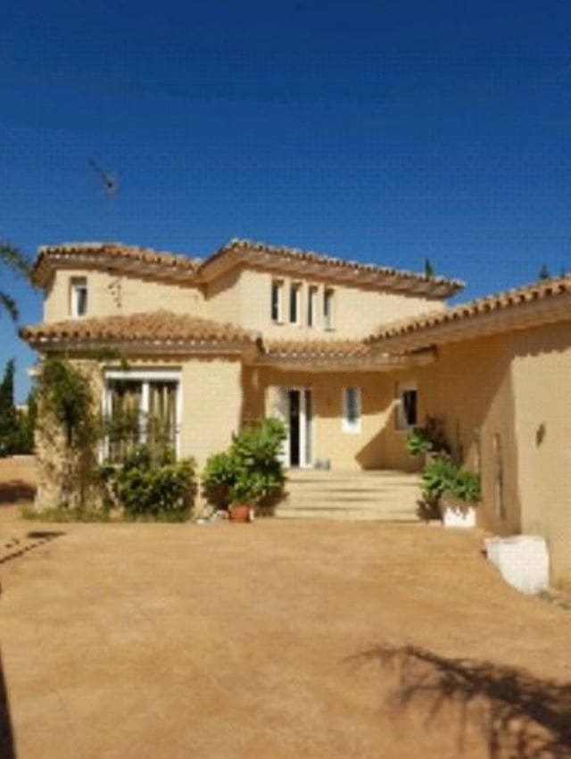 4 makuuhuone Huvila myytävänä paikassa Torremolinos mukana uima-altaan 
autotalli - 1 030 000 € (Ref: 9688701)