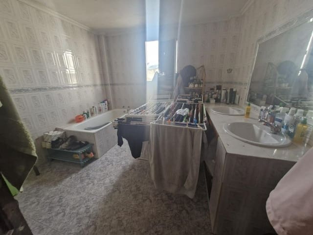 3 makuuhuone Paritalo myytävänä paikassa Los Pacos, Fuengirola mukana 
autotalli - 250 000 € (Ref: 9688703)