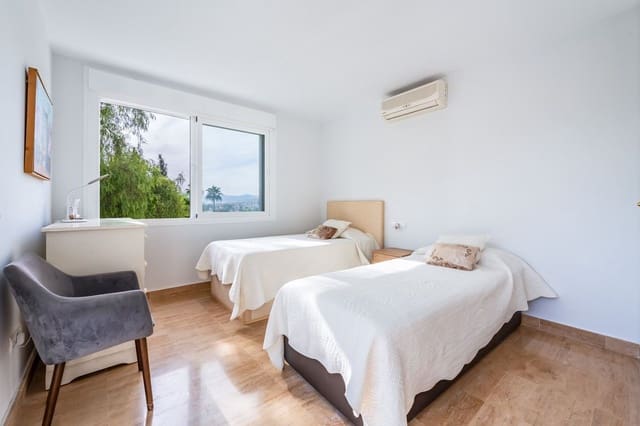 2 chambre Appartement à vendre à Bahía de Marbella, Marbella avec piscine garage - 569 000 € (Ref: 9688705)