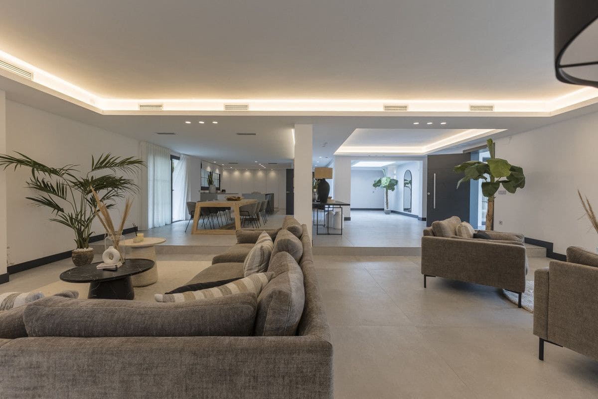 5 sypialnia Willa na sprzedaż w Marbella z basenem garażem - 5 950 000 € (Ref: 9688706)