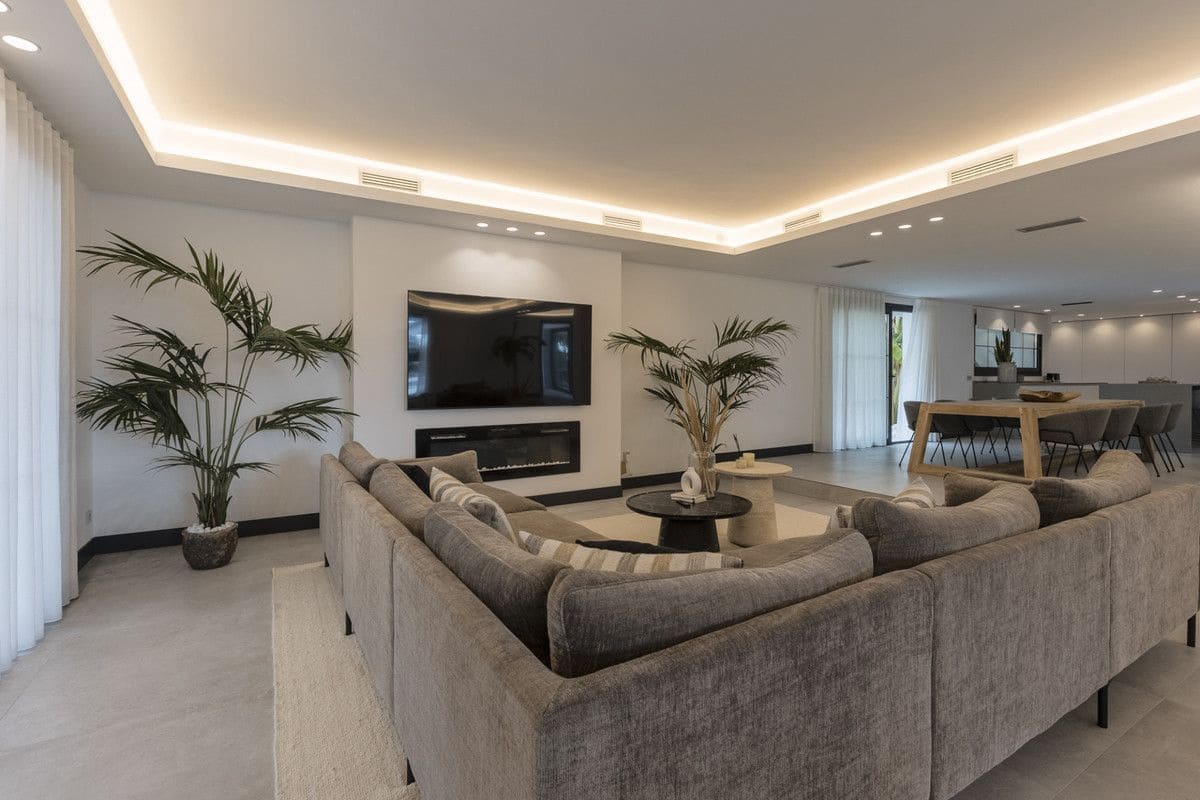 5 sypialnia Willa na sprzedaż w Marbella z basenem garażem - 5 950 000 € (Ref: 9688706)