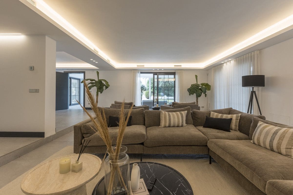 5 sypialnia Willa na sprzedaż w Marbella z basenem garażem - 5 950 000 € (Ref: 9688706)