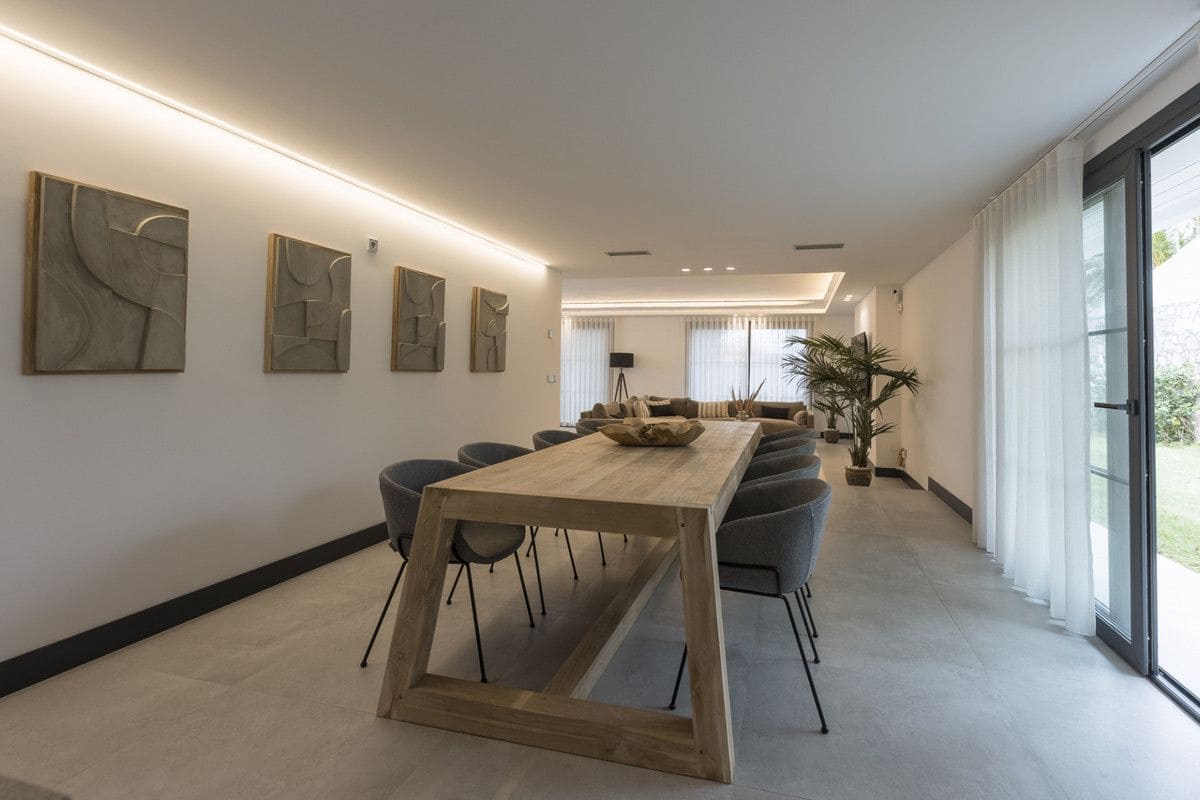 5 sypialnia Willa na sprzedaż w Marbella z basenem garażem - 5 950 000 € (Ref: 9688706)