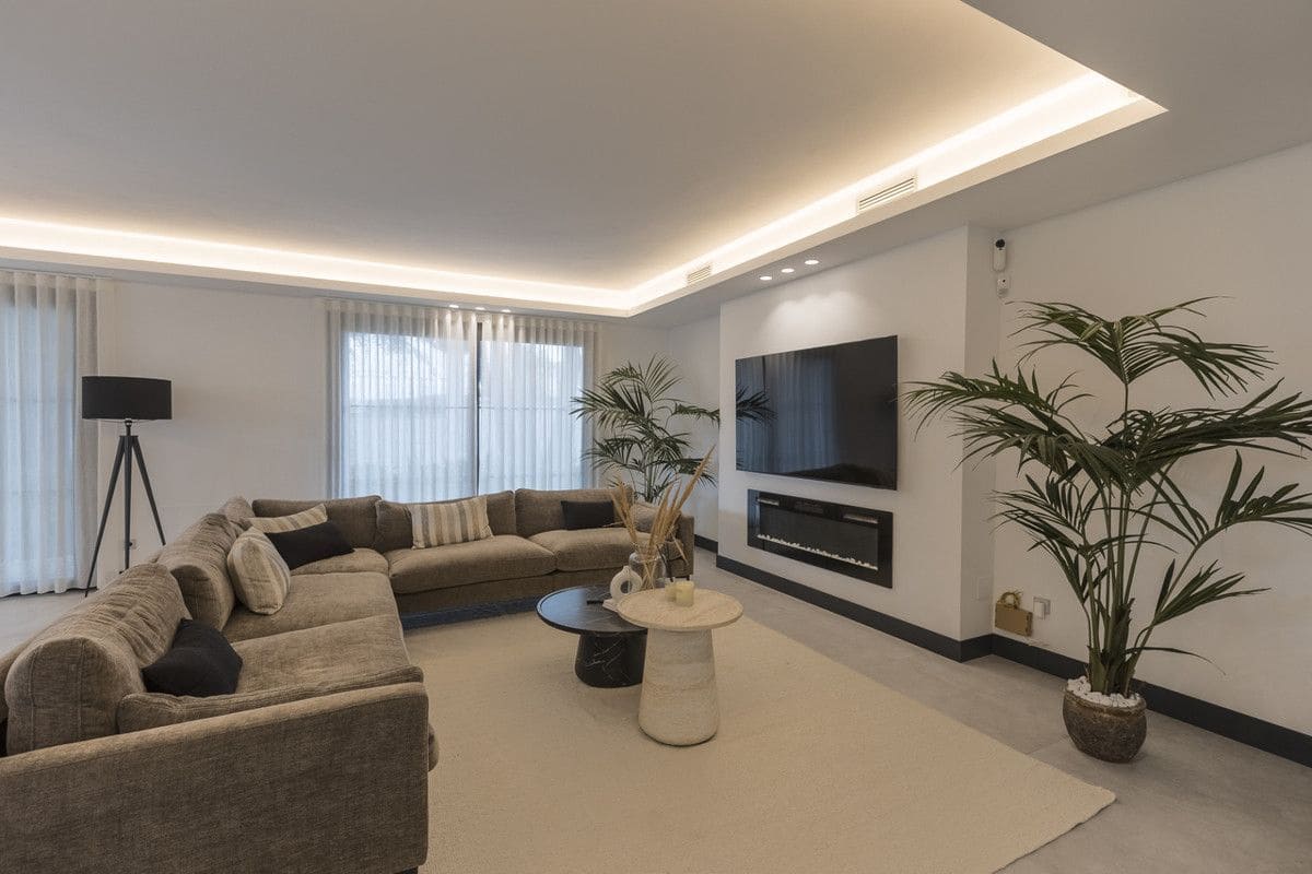 5 sypialnia Willa na sprzedaż w Marbella z basenem garażem - 5 950 000 € (Ref: 9688706)