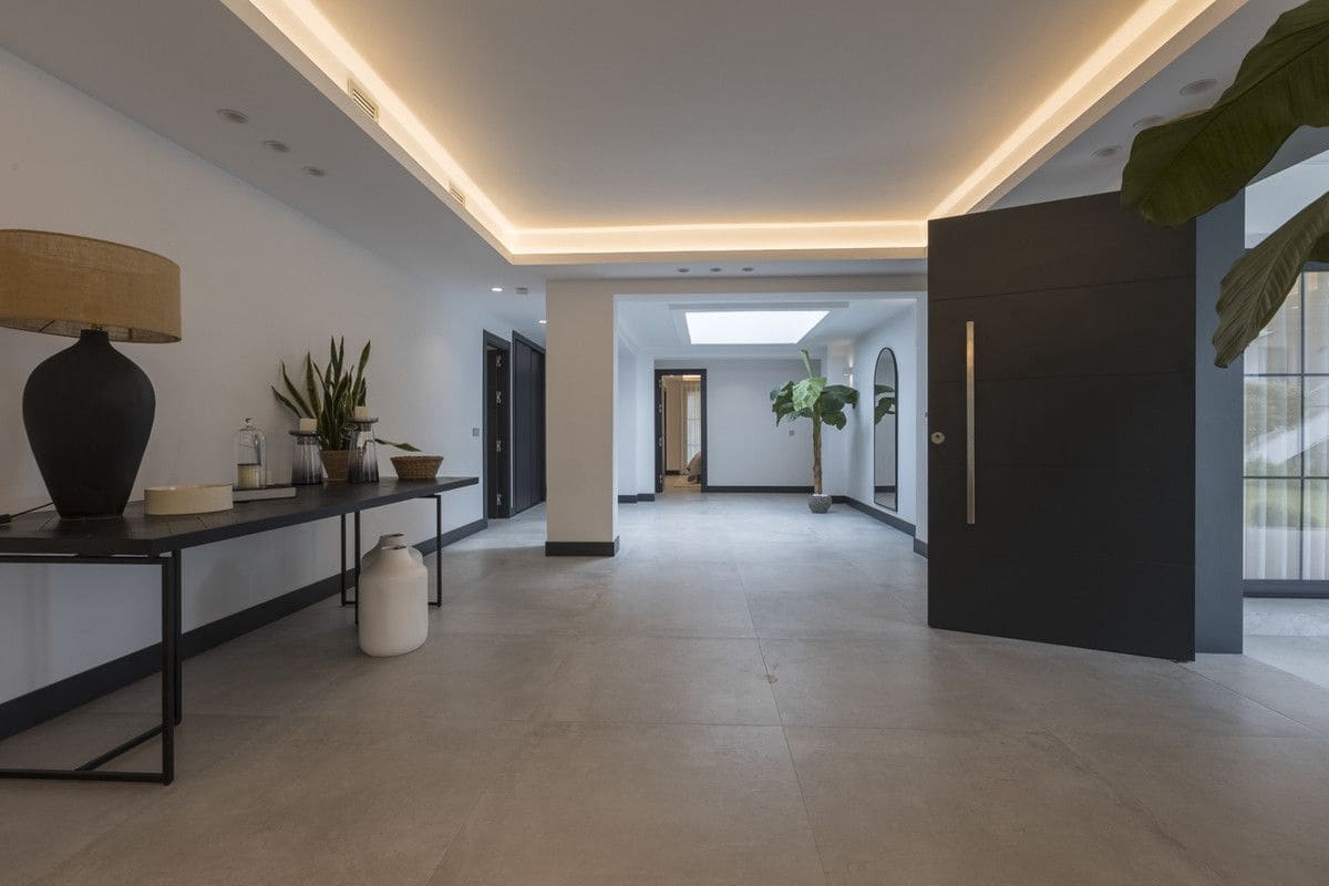 5 sypialnia Willa na sprzedaż w Marbella z basenem garażem - 5 950 000 € (Ref: 9688706)