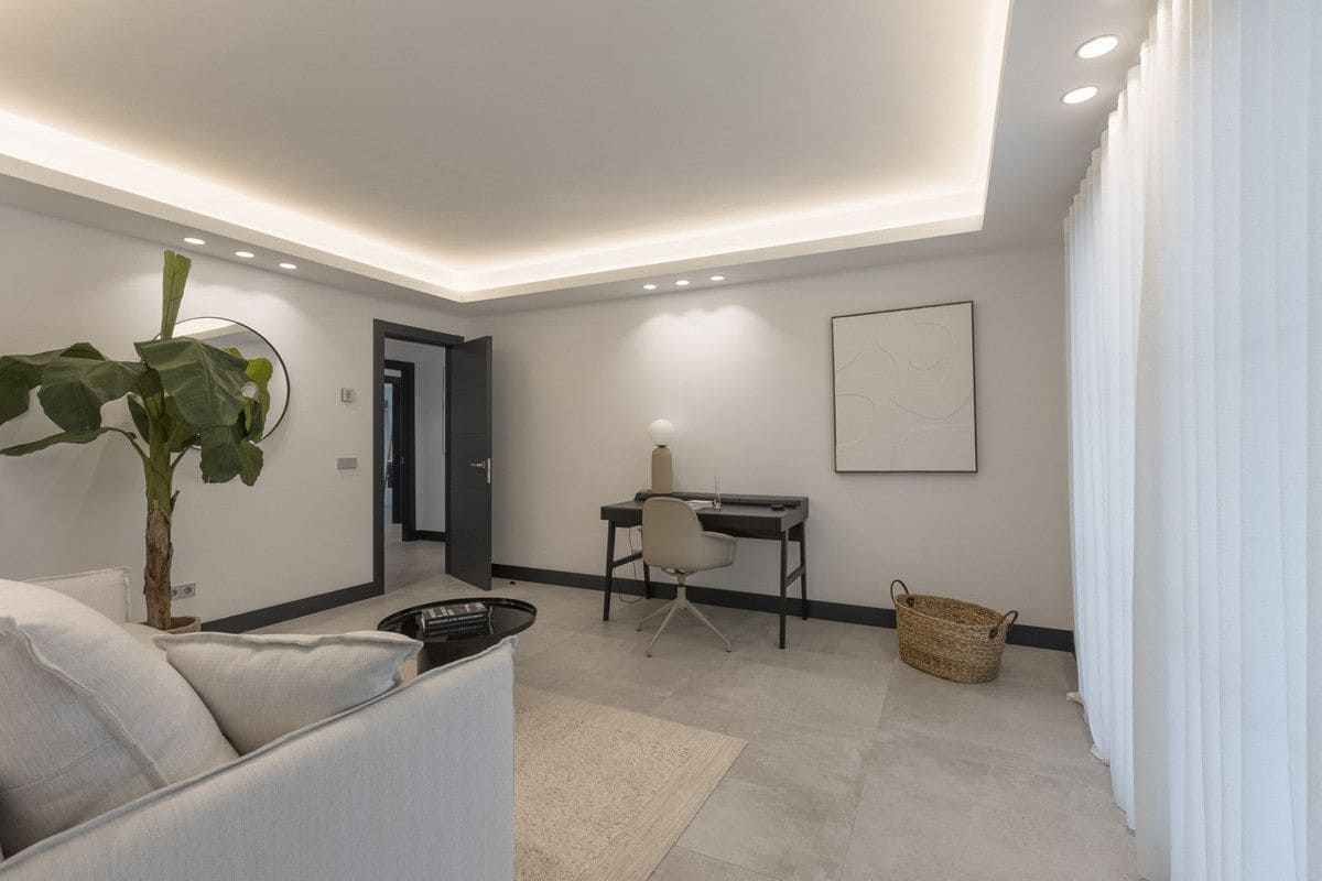 5 sypialnia Willa na sprzedaż w Marbella z basenem garażem - 5 950 000 € (Ref: 9688706)