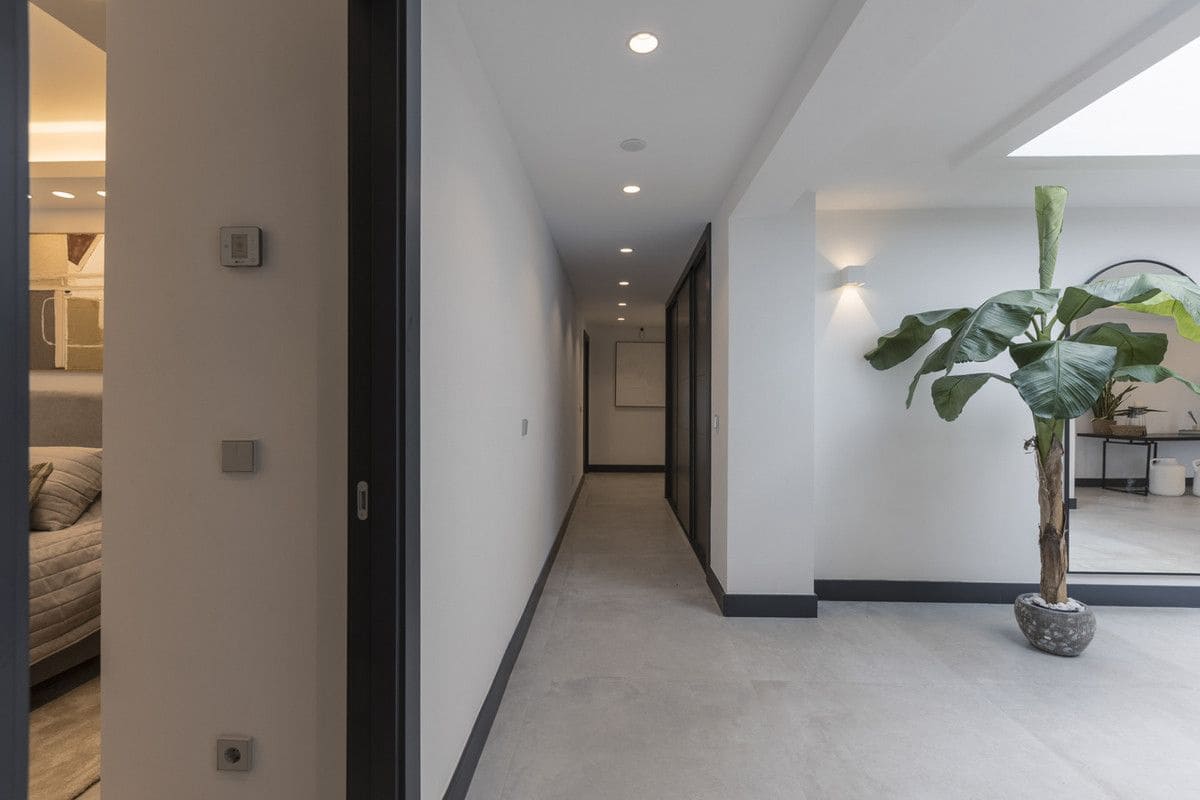 5 sypialnia Willa na sprzedaż w Marbella z basenem garażem - 5 950 000 € (Ref: 9688706)